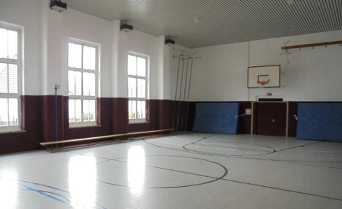 Bodenbelag mit Ansicht Basketballkorb